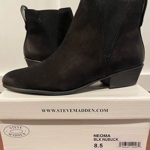 Steve Madden black booties size 8 1/2.